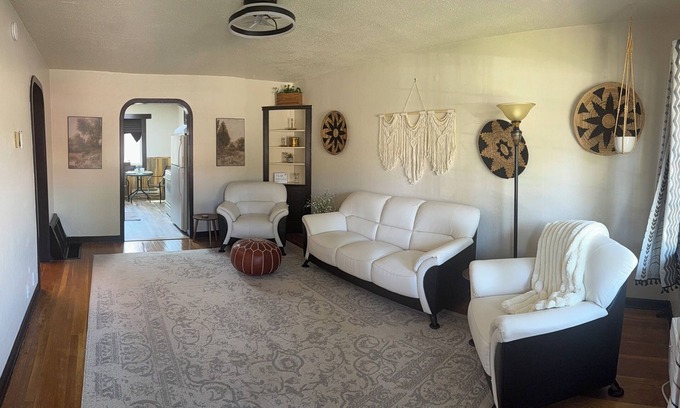 Thermopolis Casa | Charming 2-bedroom duplex in Thermopolis. Walkable to coffee shops, restaurants.