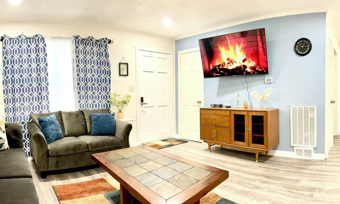 Thomasville Apartamento | Charming 2-bedroom apartment in amazing Thomasville with AC, WiFi