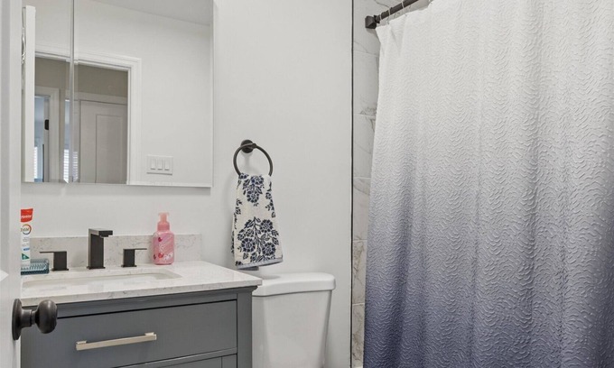 Ventnor City Casa | Charming 2-bedroom house in lovely Ventnor Heights-Near the beach and AC!