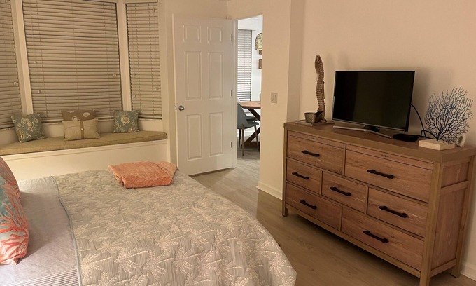 Stuart Villa | Charming 2 Bedroom Villa in delightful Beach Walk Hutchinson Island