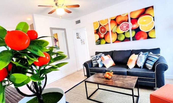 Poinsettia Heights Condominio | Charming 2 BR Condo - near Beach, downtown, airport