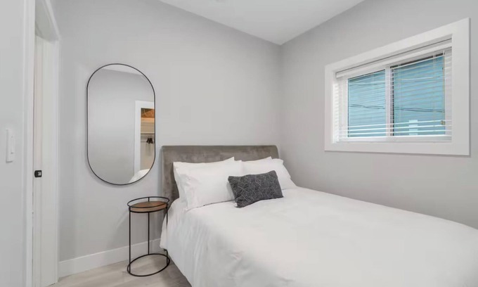 Sunset Casa | Charming 2 BR Lane way home