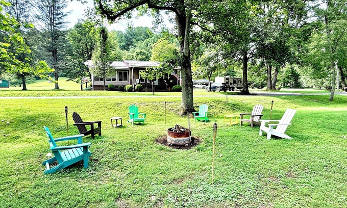 Valley Bend Cabaña | Charming 2 BR, minutes from Audra State Park & nestled on Buckhannon River.