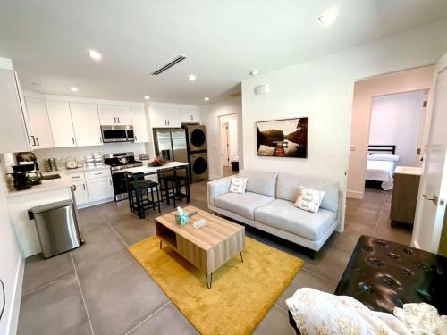 Sawtelle Casa | Charming 2 BR near UCLA-Beverly Hills - BEL2 - LOR