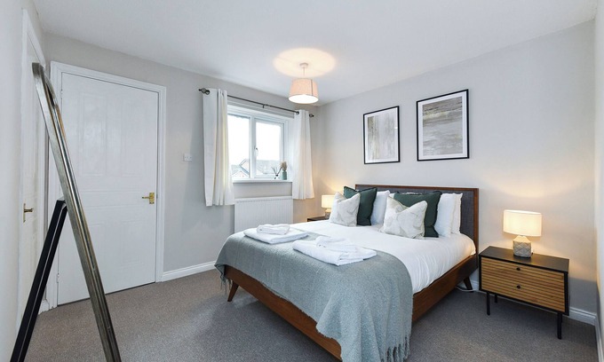 Radcliffe on Trent Casa | Charming 2-Bed Home with Parking