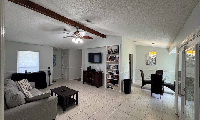 Callaway Casa | Charming 2-guest house in serene Panama City with WiFi, AC