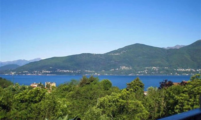 Porto Valtravaglia Apartamento | Encantador apartamento de 2 dormitorios con balcón y hermosa vista al lago