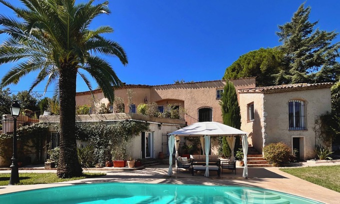Le Rouret Apartamento | Charming 2-room villa 5 minutes from the golf courses, near the sea and mountains