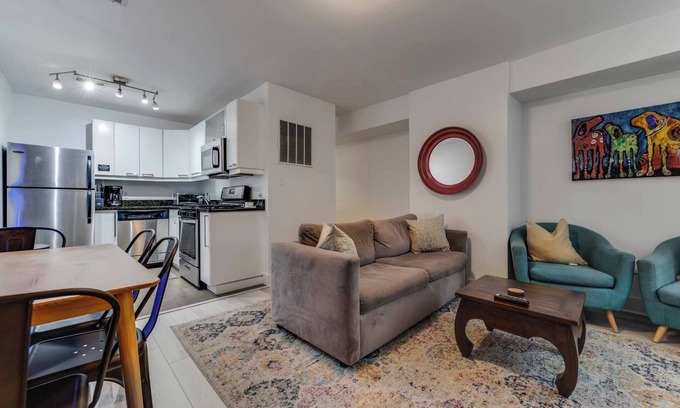 Columbia Heights Apartamento | Charming 2BD/1BA in Hip Area - Near Metro