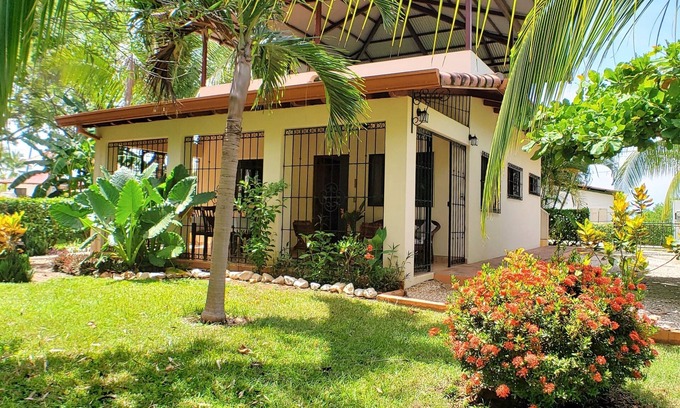 Junquillal Villa | Charming 2BDR beach house