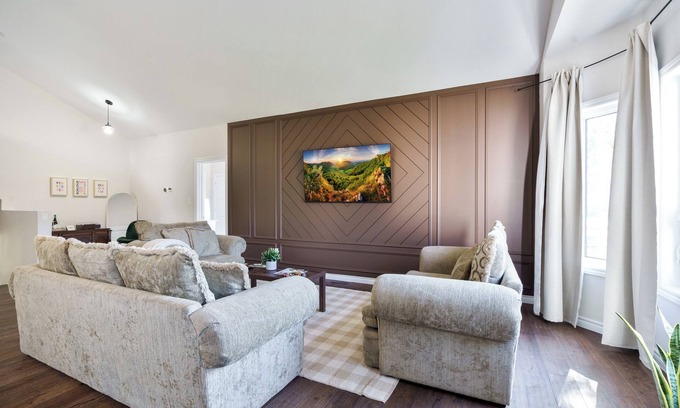 Fenelon Falls Apartamento | Charming 2Bdrm Stay in the Hear of Fenelon Falls | Walk to Lake Cameron