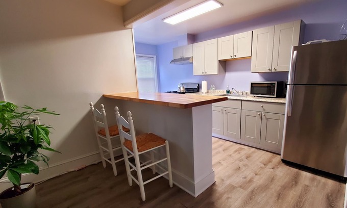 Cove - East Side - Shippan Condominio | Charming 2bed, 2 baths apt 5min from the beach!