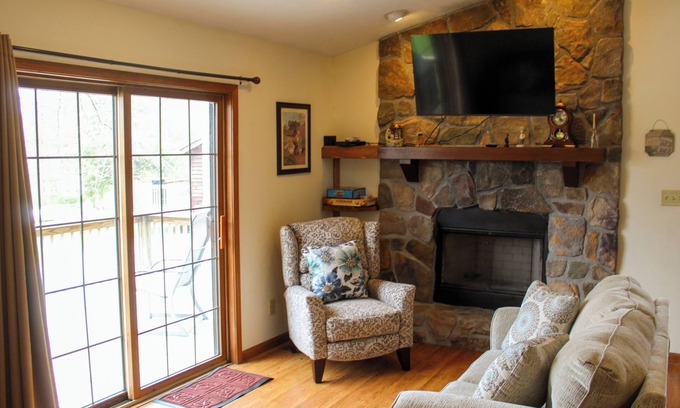 Makanda Cabina | Charming 2BR/1B cabin - Winetrail, SIU, Shawnee Forest, Giant City, Cedar Lake