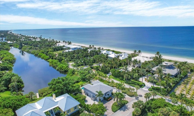 Boca Grande Casa | Charming 2BR home with pool view in Boca Grande's North End, perfect for relaxation.
