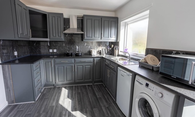 Carlisle Casa | Charming 2BR Maisonette in Carlisle Center with Spacious Parking