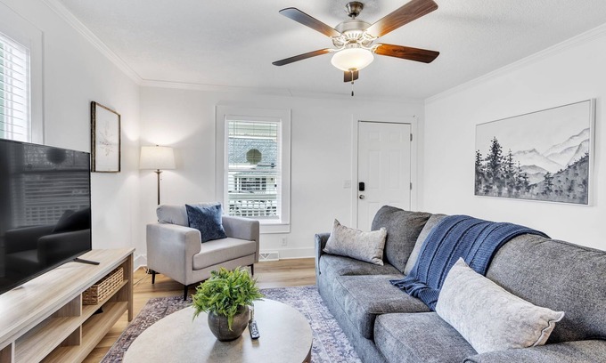 Greenville Casa | Charming 2BR Walkable to Swamp Rabbit Trail