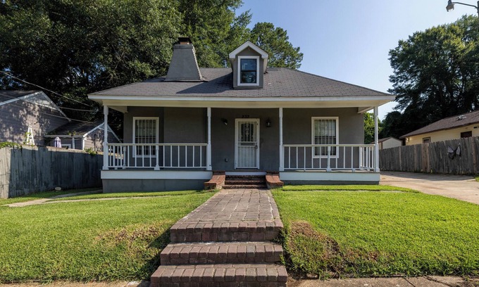 Fondren Apartamento | Charming 3 BDRM Unit with ~ Free Parking ~ Wifi
