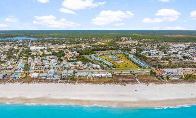 Kiska Beach Casa | Charming 3-bedroom house on quite West End-Panama City Beach Golf Cart Included