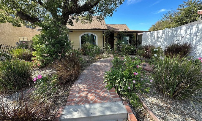 North Hollywood Casa | Charming 3-Bed, 2-Bath House in North Hollywood