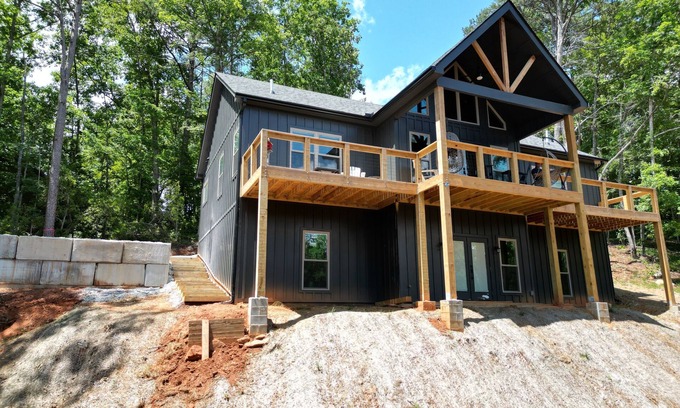 Demorest Casa | Charming 3 Bed 2 bath Riverfront New! Chic Home in Demorest, GA mountains.