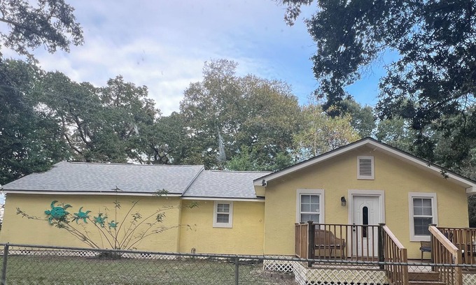 Warrington Casa | Charming 3 bed 2 bath house WiFi,AC in welcoming West Pensacola, Perdido Key