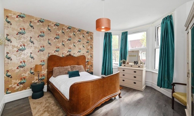 Croham Apartamento | Charming 3 bed, garden, parking, Gatwick easy access