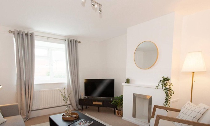 Edwalton Casa | Charming 3 Bed home | Driveway Parking and Wi-Fi