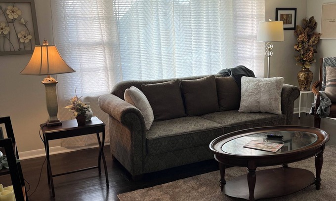 Terre Haute Casa | Charming 3 bed. home w/ AC, WiFi Close to Hospitals, Rose & ISU. Pet friendly