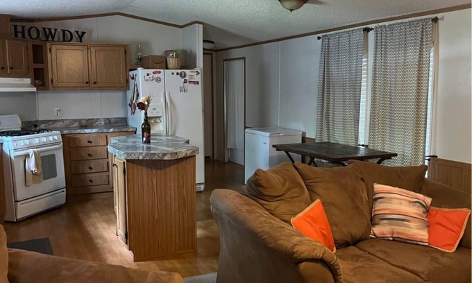Wellborn Casa | Charming 3-bedroom mobile home located just minutes away from Texas A&M Univ.