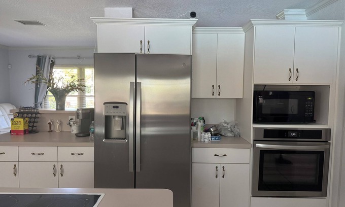 New Port Richey Casa | Charming 3-bedroom house with AC, WiFi in beautiful New Port Richey
