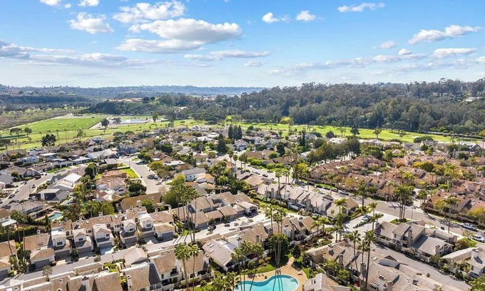 Rancho Santa Fe Casa | Charming 3-bedroom townhome in Rancho Santa Fe available for monthly stays