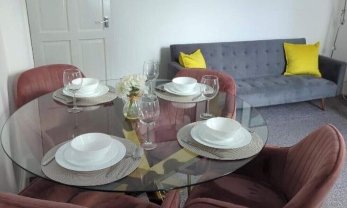 Wolverhampton Casa | Charming 3-Bedroom House in Wolverhampton! Prime Location!