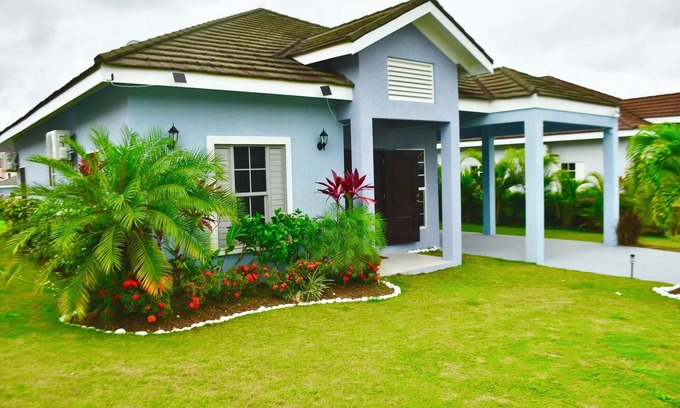 Boscobel Casa | Charming 3-bedroom house with AC and WiFi in welcoming St. Mary Parish