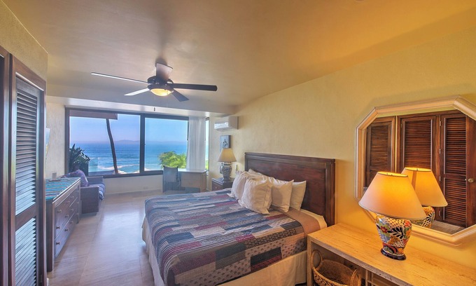 Zona sur Condominio | Charming 3-bedroom condo in lovely Puerto Vallarta with Beach Access