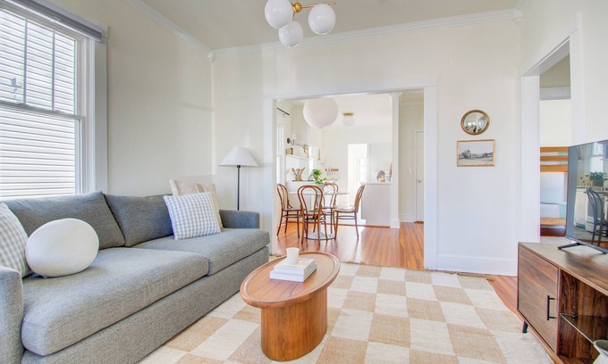 Fredericksburg Casa | Charming 3-bedroom bungalow with AC, fitness room, WiFi in Fredericksburg