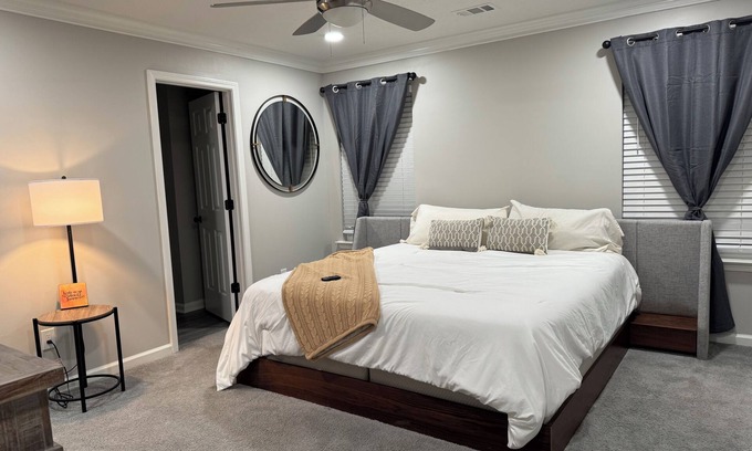 Lithia Springs Casa | Charming 3-bedroom house with AC, WiFi in terrific Lithia Springs