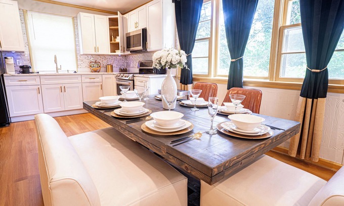 Upper Marlboro Apartamento | Charming 4-bedroom bed & breakfast with AC, WiFi in tranquil Upper Marlboro