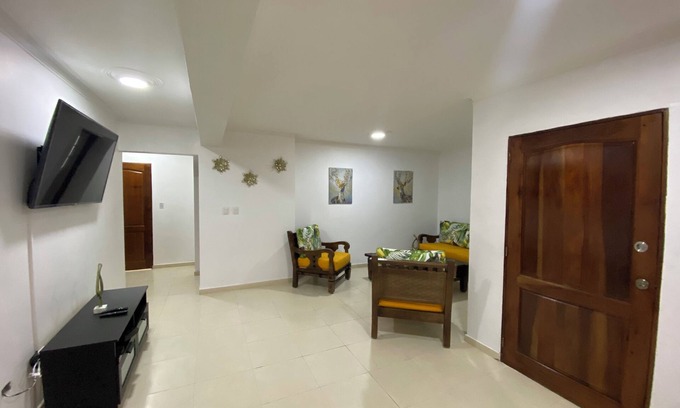 Ensanche Quisqueya Apartamento | Charming 3-bedroom apartment with AC and WiFi in Santo Domingo