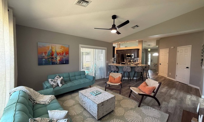 Port Saint Lucie Casa | Charming 3-bedroom house with AC, WiFi in welcoming Port St. Lucie