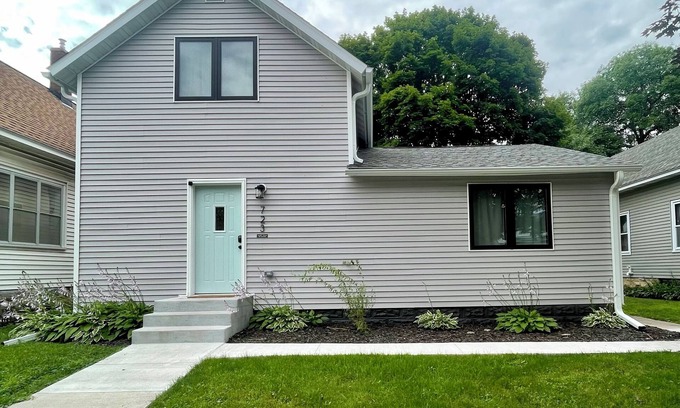 Winona Casa | Charming 3-bedroom, 2 bathroom house with outdoor space in Winona