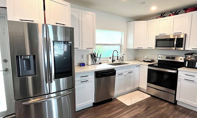 Liberty City Casa | Charming 3-Bedroom, 2-Bath Home in the Heart of Miami - Close to Downtown!