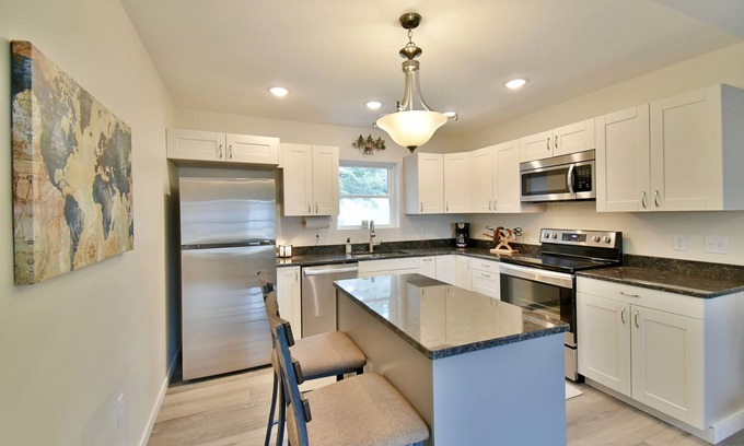 Pine River Casa | Charming 3-bedroom 2-bath house on Paul Bunyan State Trail in Pine River.