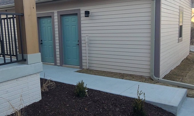 Des Moines Casa | Charming 3-bedroom ADU in delightful Des Moines with WiFi, AC