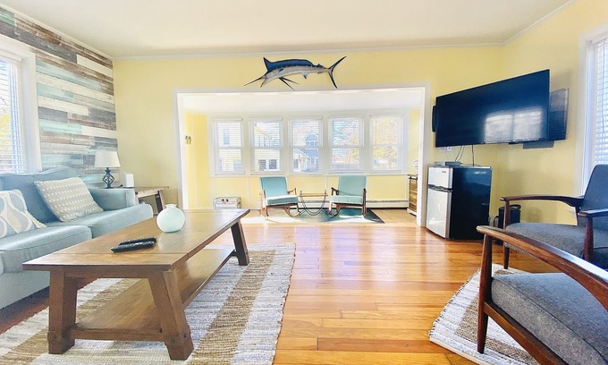 Portsmouth Cabaña | Charming 3 Bedroom Beach Cottage near Newport RI!