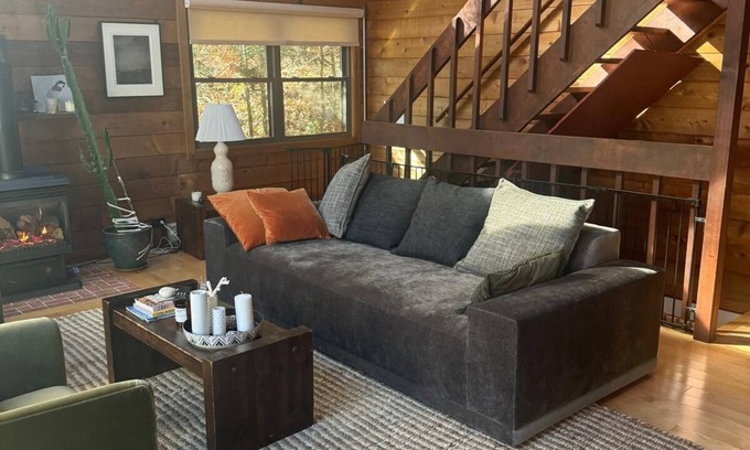 Bantam Cabina | Charming 3-bedroom cabin with WiFi, AC in lovely Litchfield
