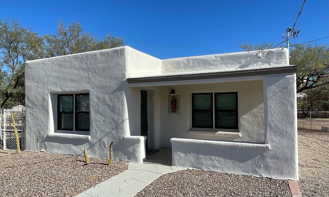 Downtown Tucson Casa | Charming 3 bedroom Casita in Downtown Tucson-Perfect for Your Getaway!