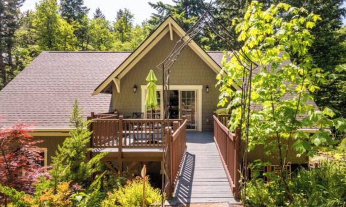 Stevenson Cabaña | Charming 3-bedroom cottage with WiFi, AC in awesome Carson