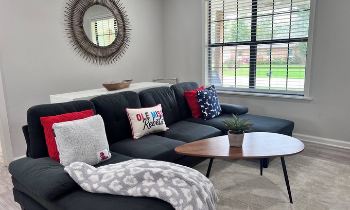 Oxford Cabaña | Charming 3-bedroom cottage - 5 minutes to Ole Miss!