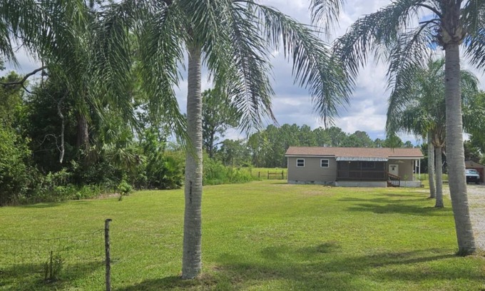 Geneva Casa | Charming 3-bedroom country chateau with WiFi, AC in delightful Geneva