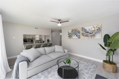 Sacramento Casa | Charming 3-bedroom Entire House